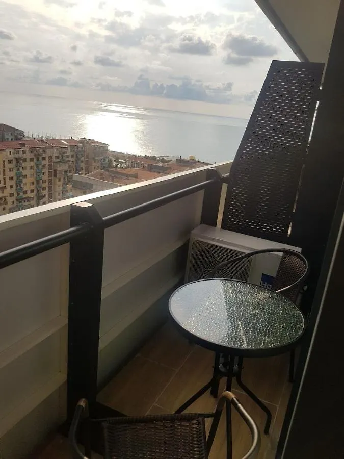 アパートホテル Apart Hotel Royal Sunset Batumi Sea-View Resort